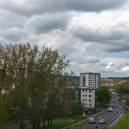 Apartment 2 Bed Centre Flat - Relocators - Professional